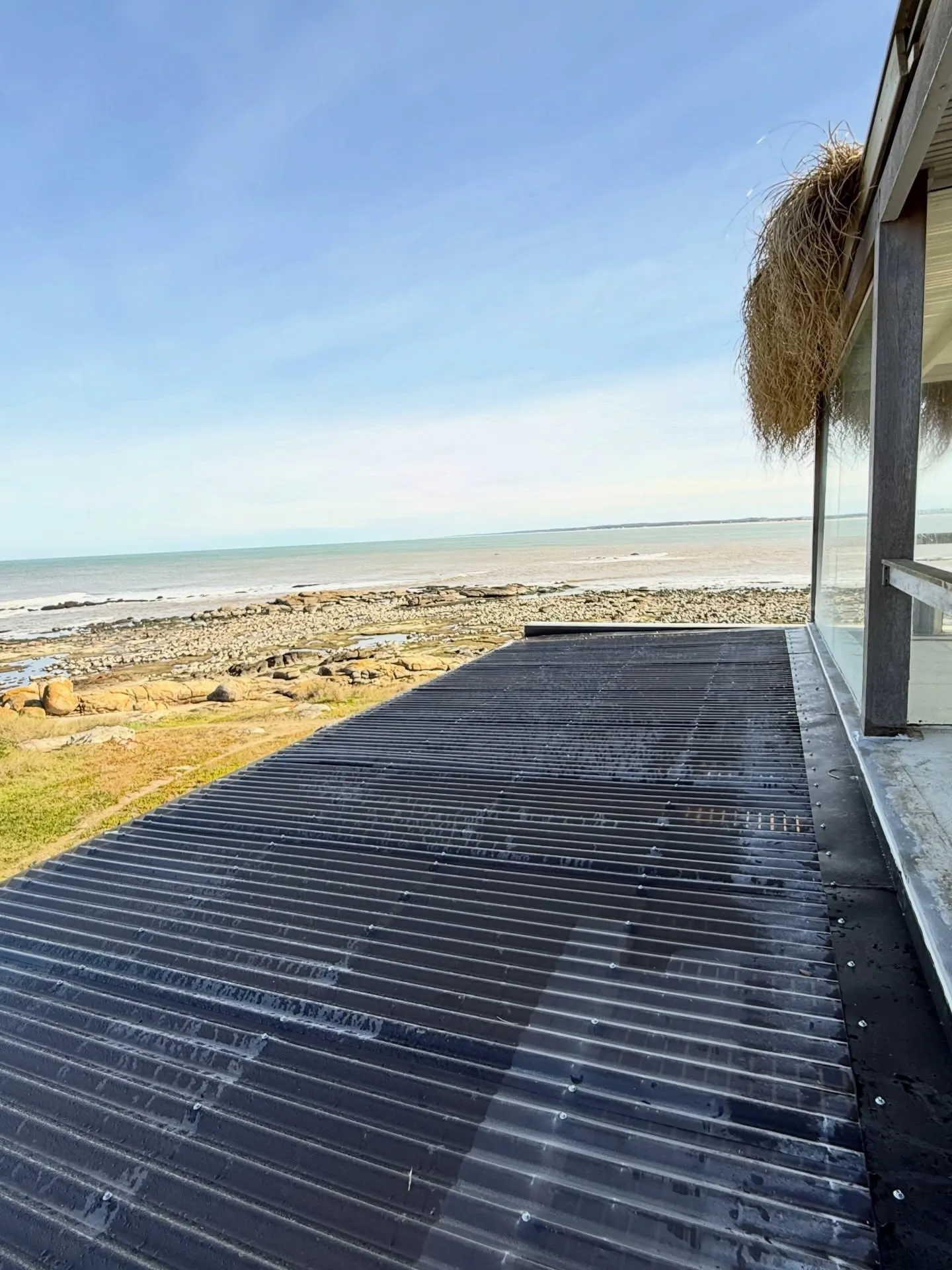 Reestructuración de pérgola con policarbonato ahumado — fotografía de obra