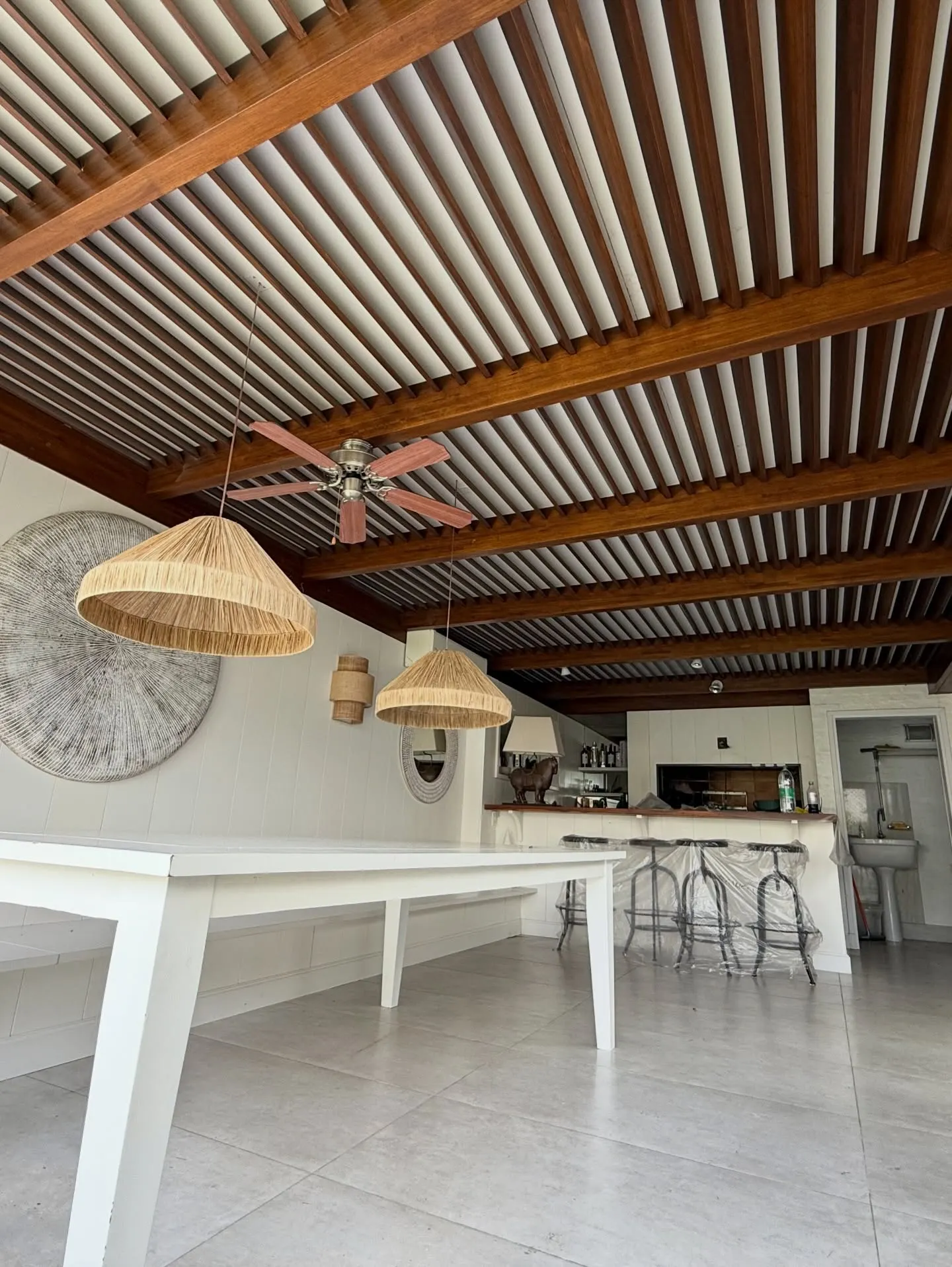 Retiro de cubierta existente y construcción de pérgola — fotografía de obra