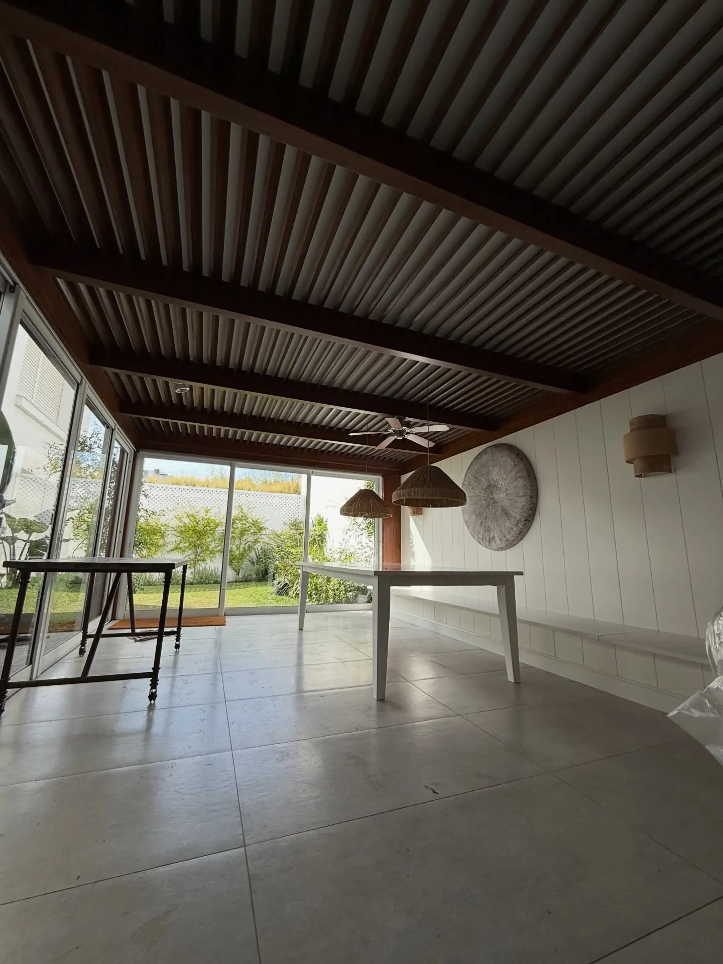 Retiro de cubierta existente y construcción de pérgola — fotografía de obra